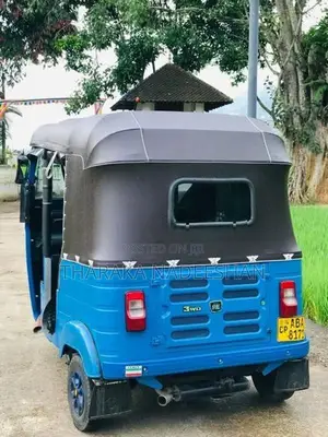 Bajaj RE 2015