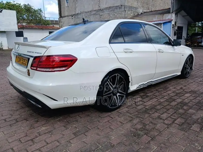 Mercedes Benz E300 W212 Blue-Tec Hybrid 2015