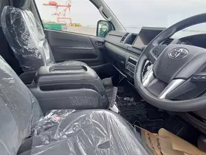 Toyota Hiace Comuter new model 2026