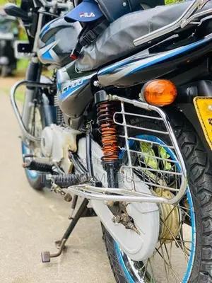 Bajaj CT100 2015