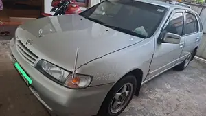 Nissan Sunny 2000
