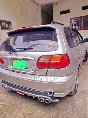 Nissan Sunny 2000