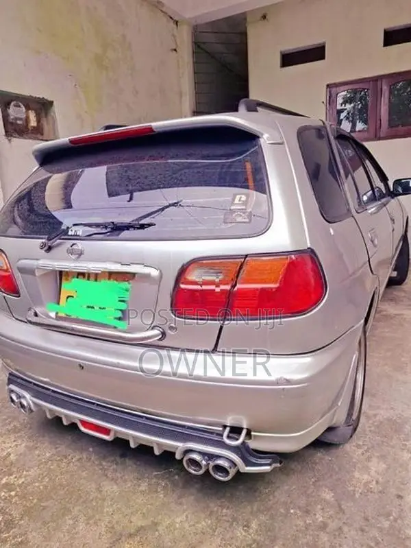 Nissan Sunny 2000