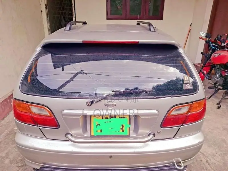 Nissan Sunny 2000