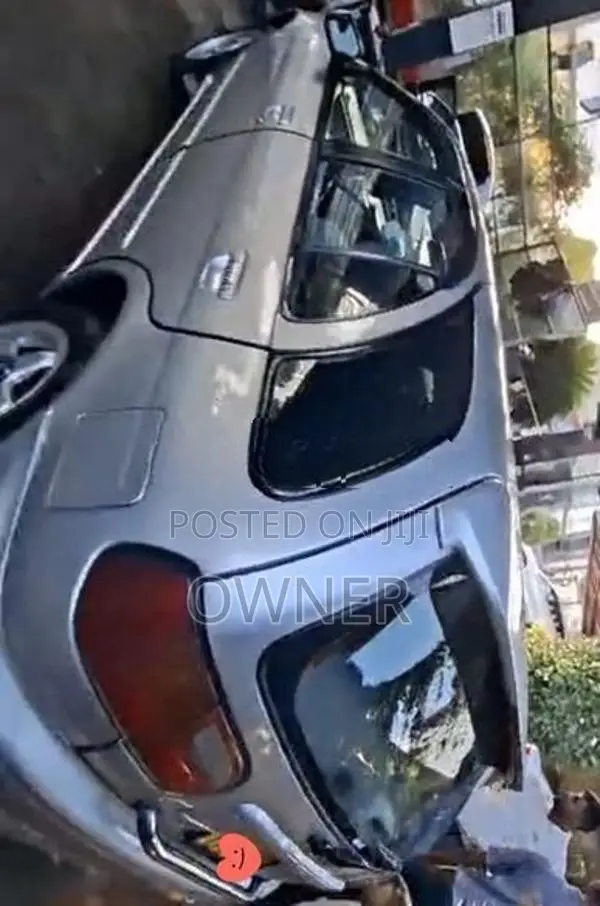 Nissan Sunny 2000