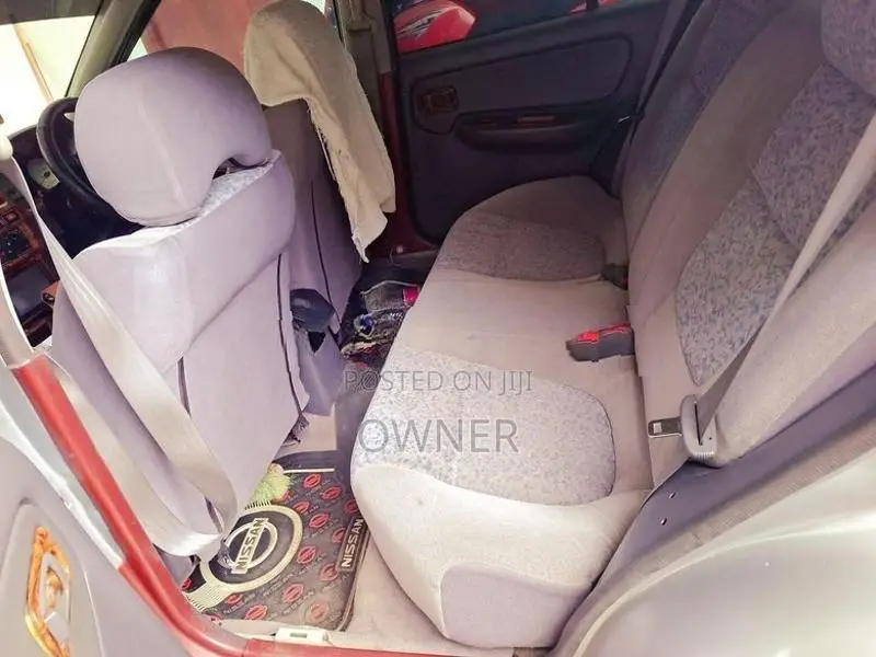 Nissan Sunny 2000