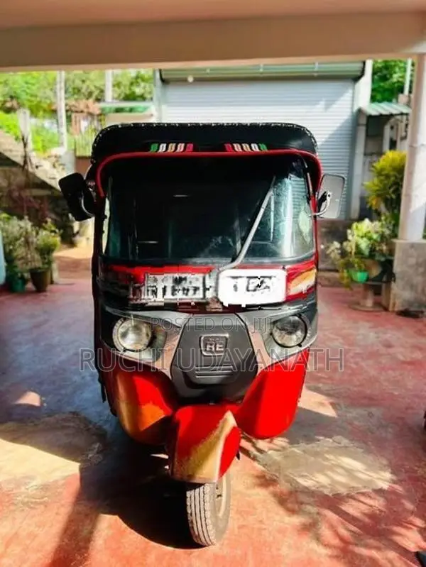 Bajaj RE 2015