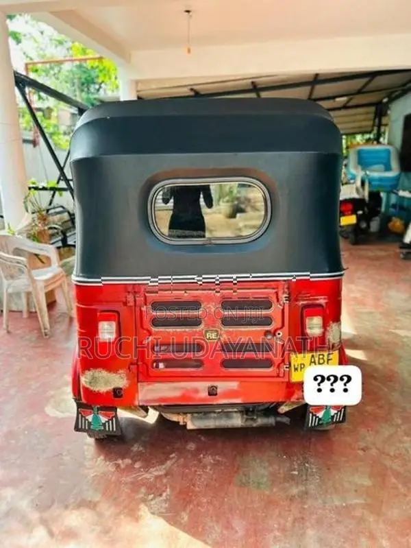 Bajaj RE 2015