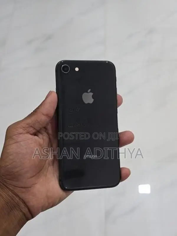 Apple iPhone 8 (Used)