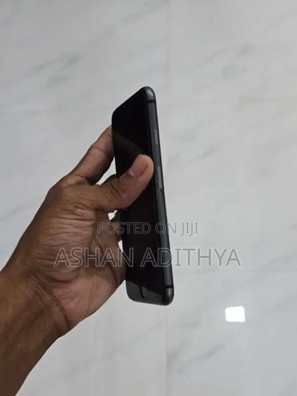 Apple iPhone 8 (Used)