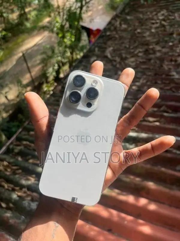 Apple iPhone 15 Pro (Used)