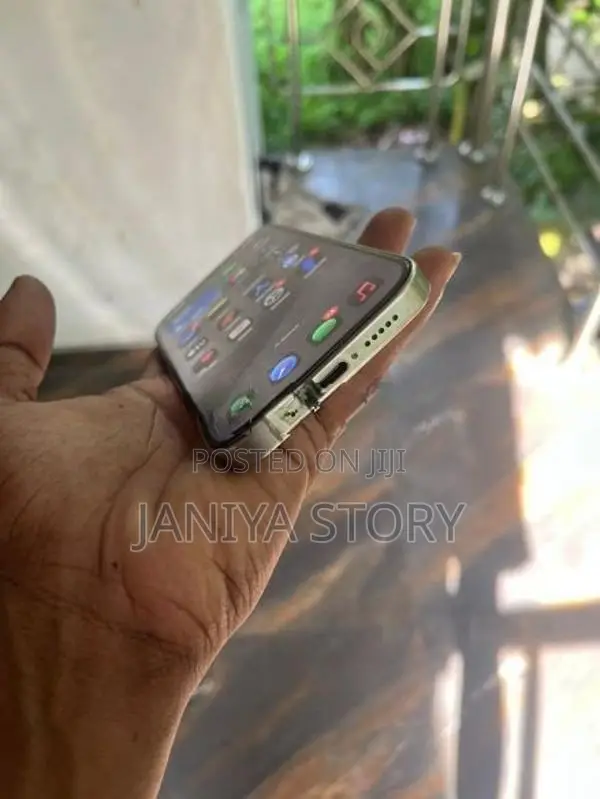 Apple iPhone 15 Pro (Used)
