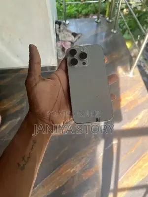 Apple iPhone 15 Pro (Used)