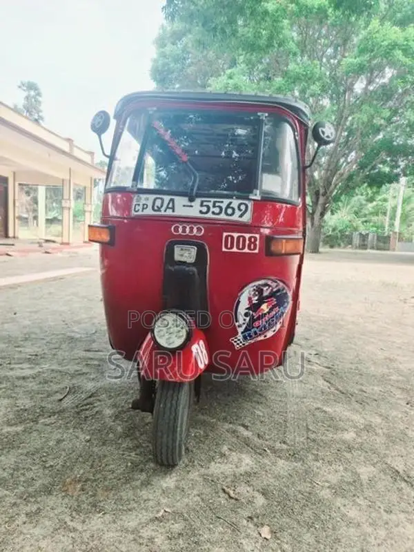 Bajaj RE 2016