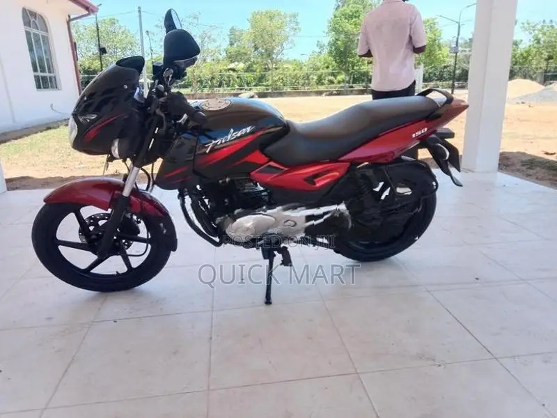 Bajaj Pulsar 150 2015