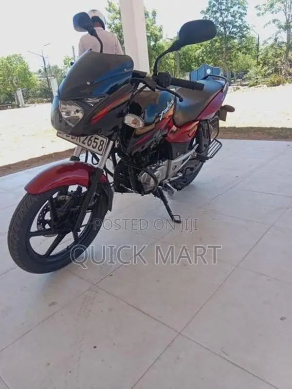Bajaj Pulsar 150 2015