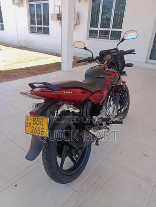 Bajaj Pulsar 150 2015