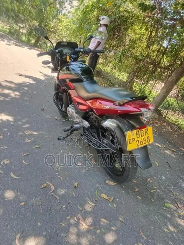 Bajaj Pulsar 150 2015