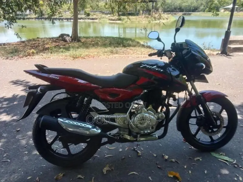 Bajaj Pulsar 150 2015