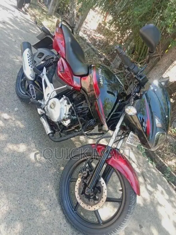 Bajaj Pulsar 150 2015