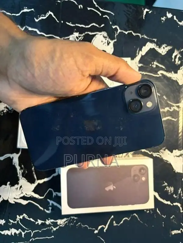 Apple iPhone 13 (Used)