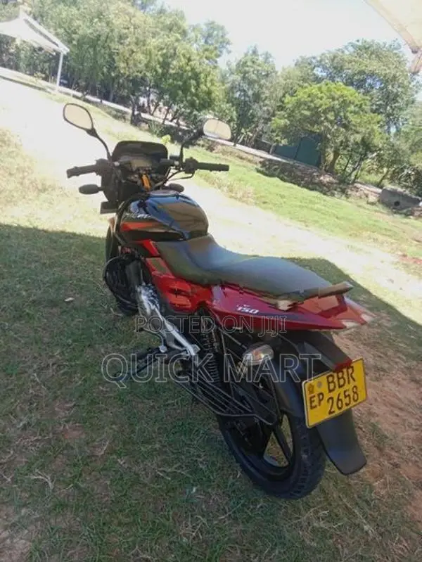 Bajaj Pulsar 150 2015