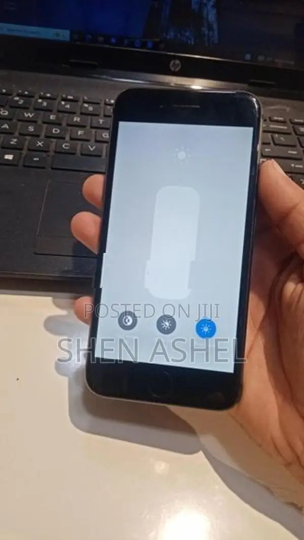 Apple iPhone 8 (Used)