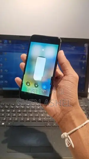 Apple iPhone 8 (Used)