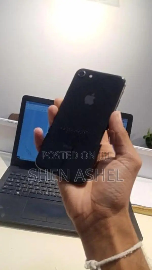 Apple iPhone 8 (Used)