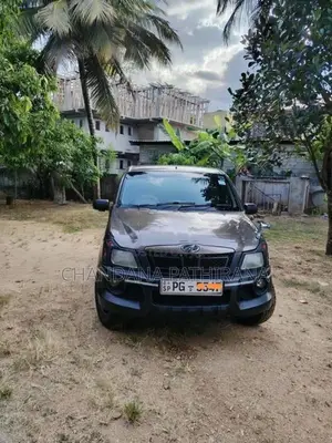 Mahindra Genio 2015
