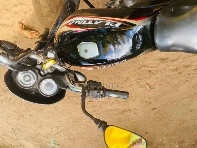 Bajaj Platina 100 2017