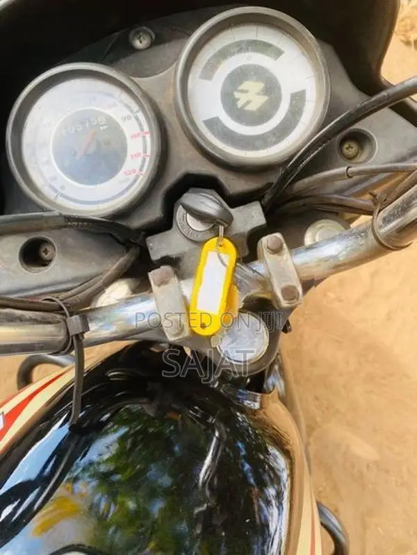 Bajaj Platina 100 2017