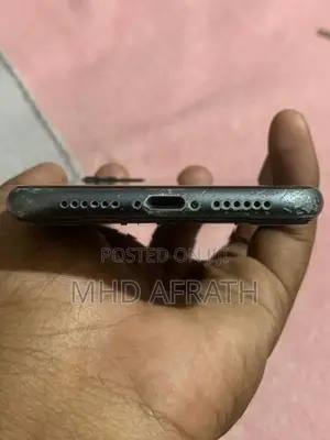 Apple iPhone 11 LLA (Used)