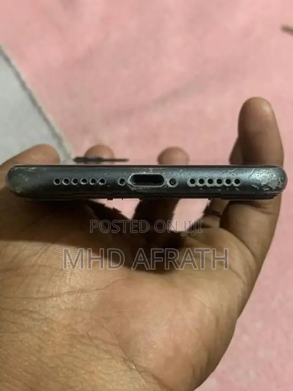 Apple iPhone 11 LLA (Used)
