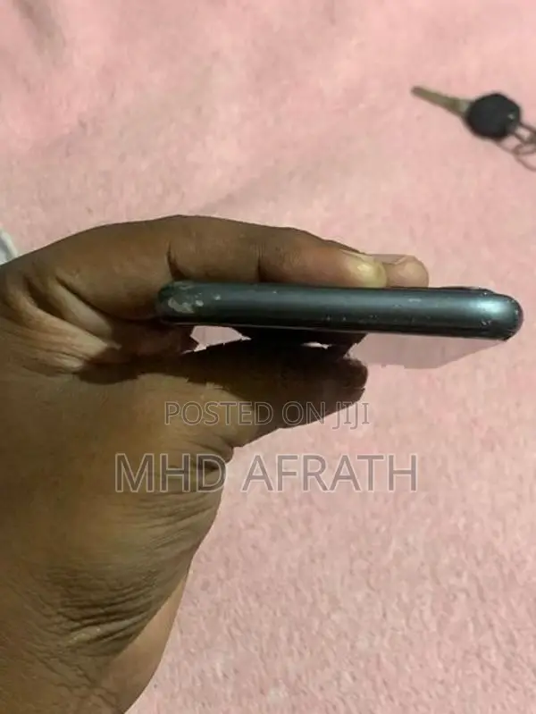 Apple iPhone 11 LLA (Used)