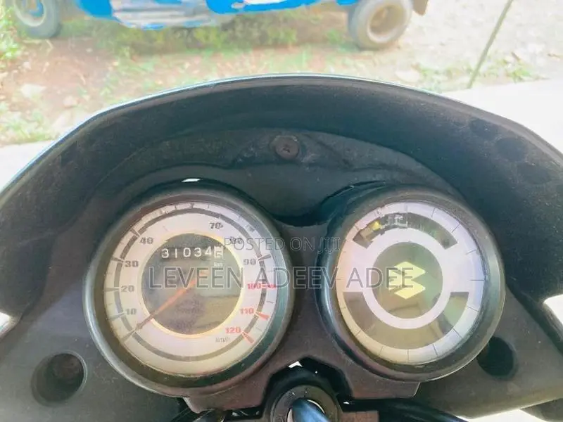 Bajaj Platina 100 2015