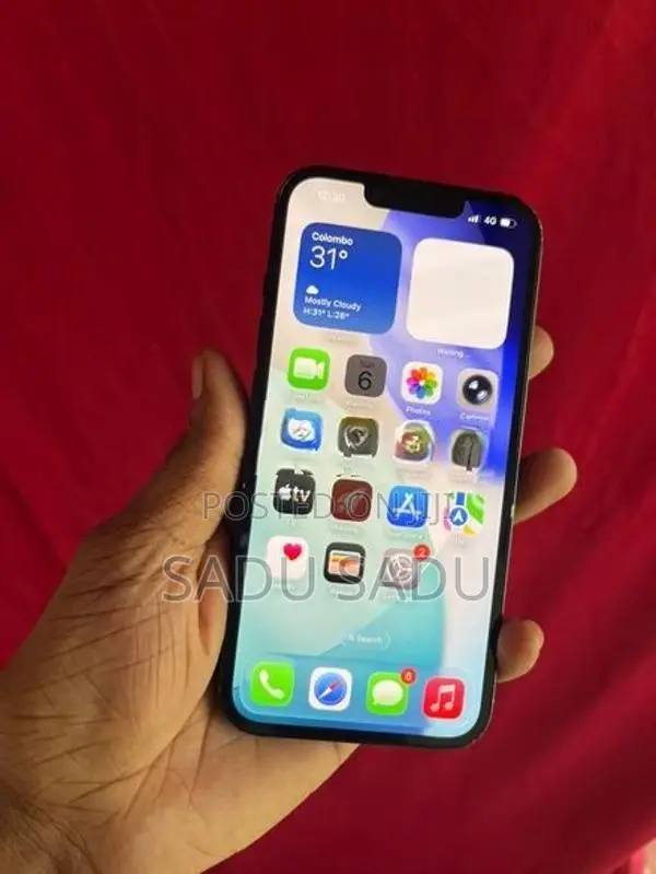 Apple iPhone 13 (Used)