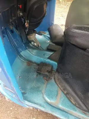Bajaj RE 2010