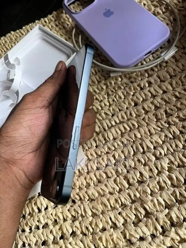 Apple iPhone 13 (Used)