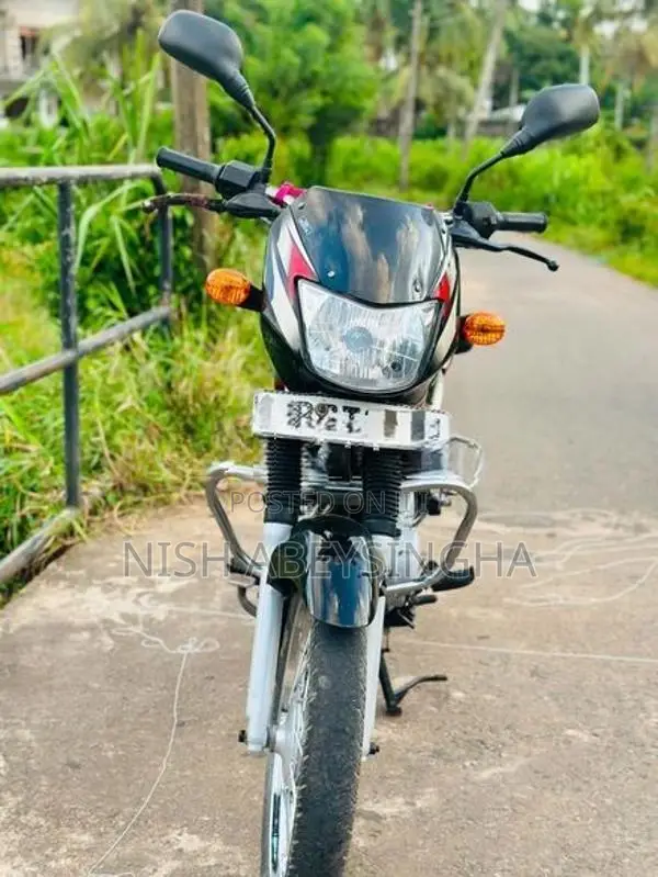 Bajaj CT100 2018