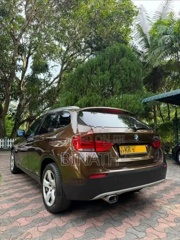 BMW X1 2011