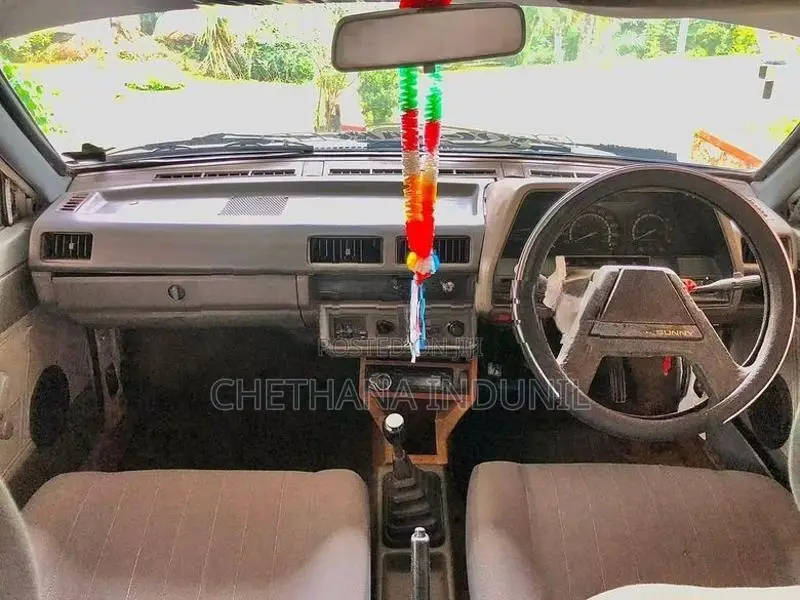 Nissan Sunny B11 1982