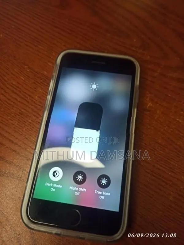 Apple iPhone 8 (Used)