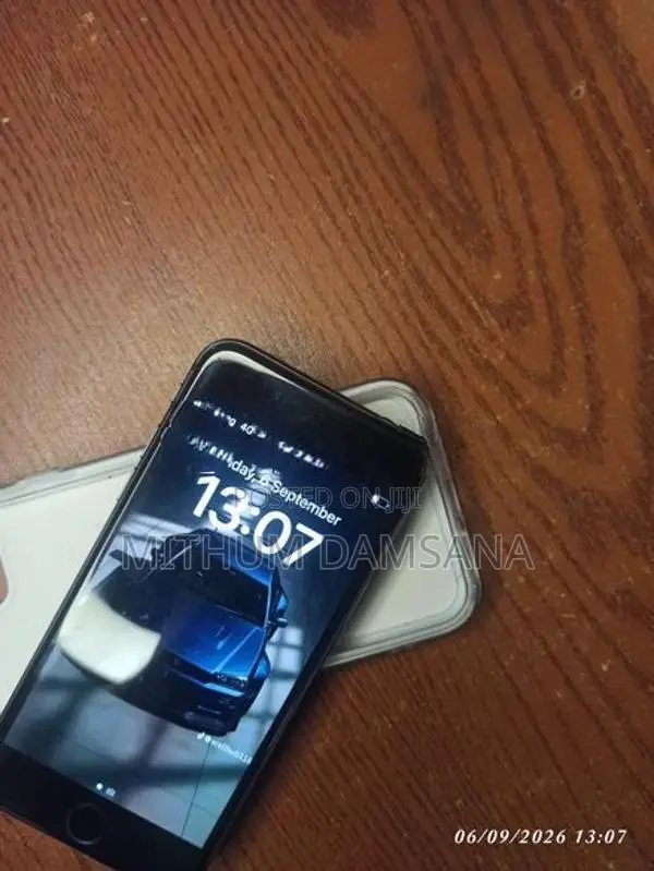 Apple iPhone 8 (Used)