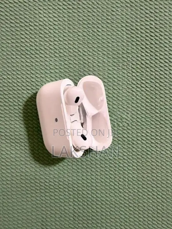 Apple AirPods Pro 2nd Gen Lightning
