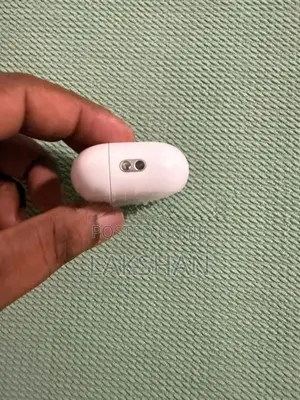 Apple AirPods Pro 2nd Gen Lightning