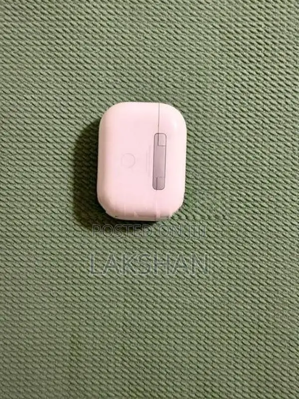 Apple AirPods Pro 2nd Gen Lightning