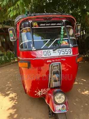 Bajaj RE 2011