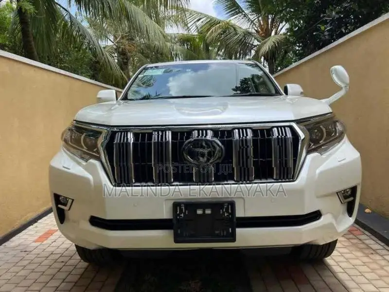 Toyota Land Cruiser Prado TX 2023