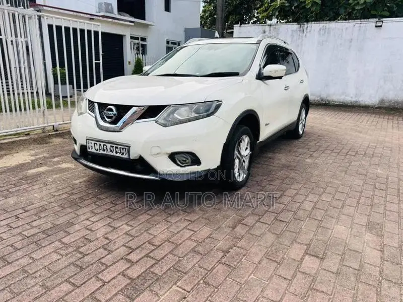 Nissan X-Trail HNT32 2016